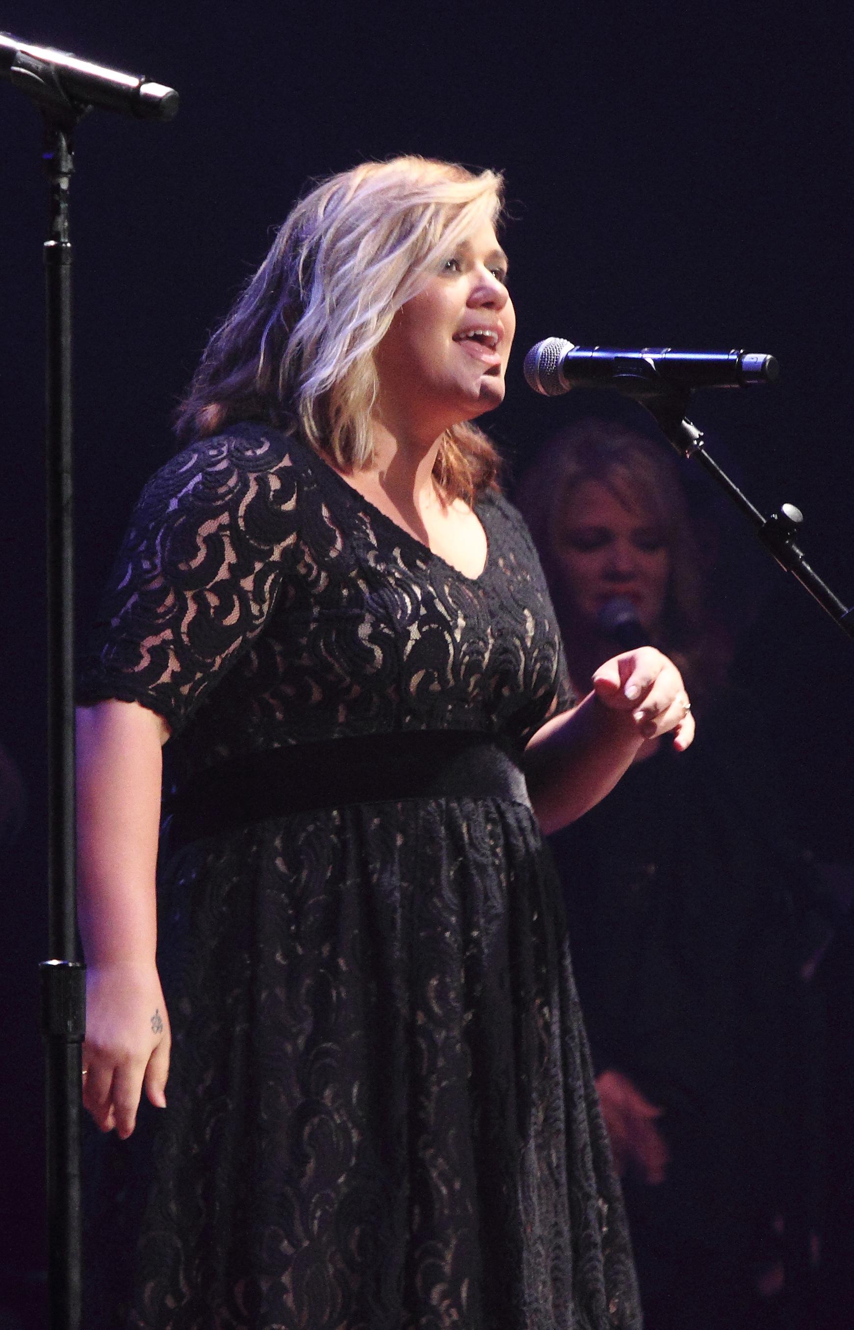 Kelly Clarkson - Page 10 - Fatcelebs - Curvage