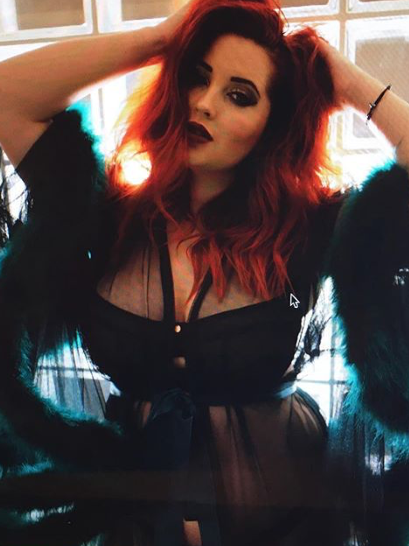 View the topic Lucy Collett (Page 3 Girl). 