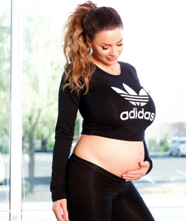 Jordan Carver = Pregnant :O.