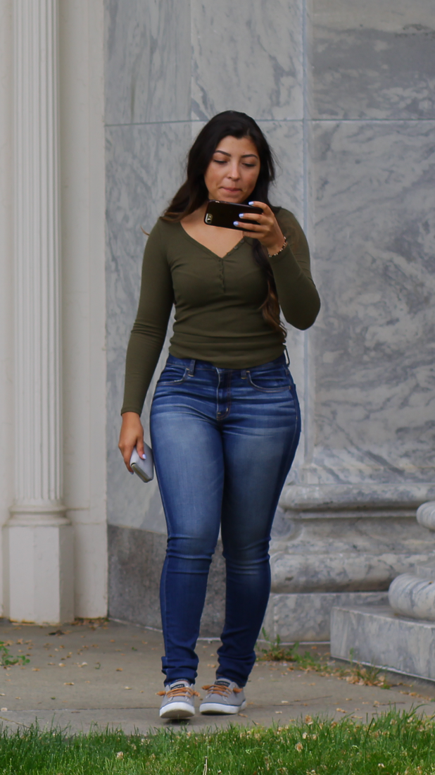 Thick Latina Booty In Skinny Jeans Candids Curvage