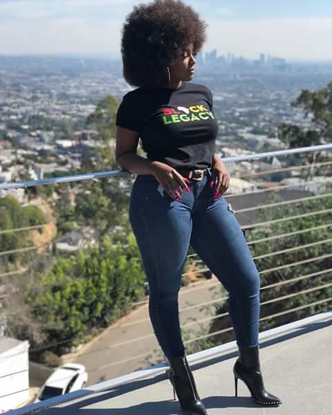 Amara La Negra.