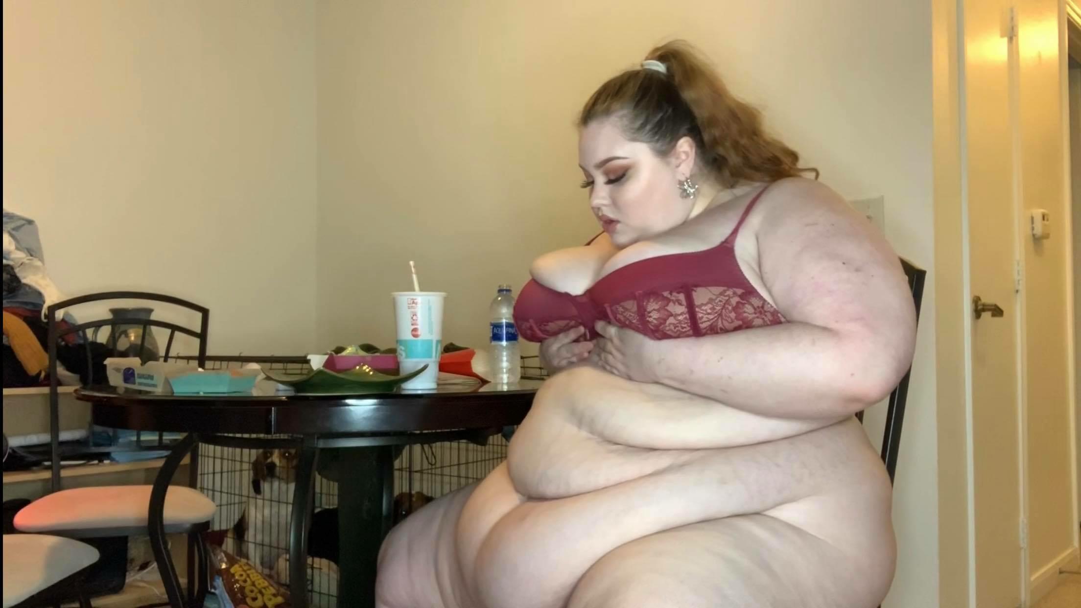 Too Lazy to Feed Myself - Video Clips - StuffingEating - Curvage