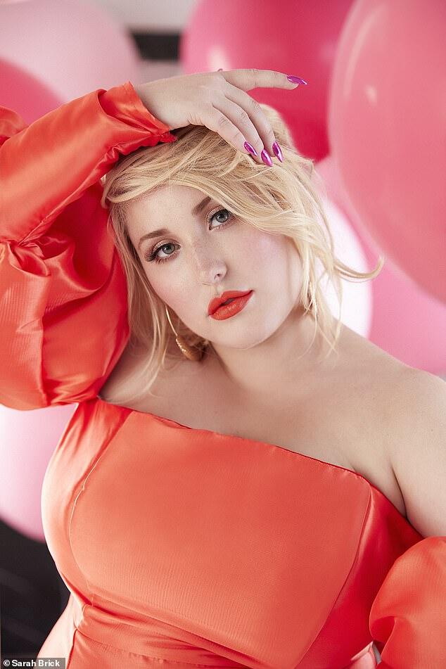 Hayley Hasselhoff Page Plus Size Models Curvage
