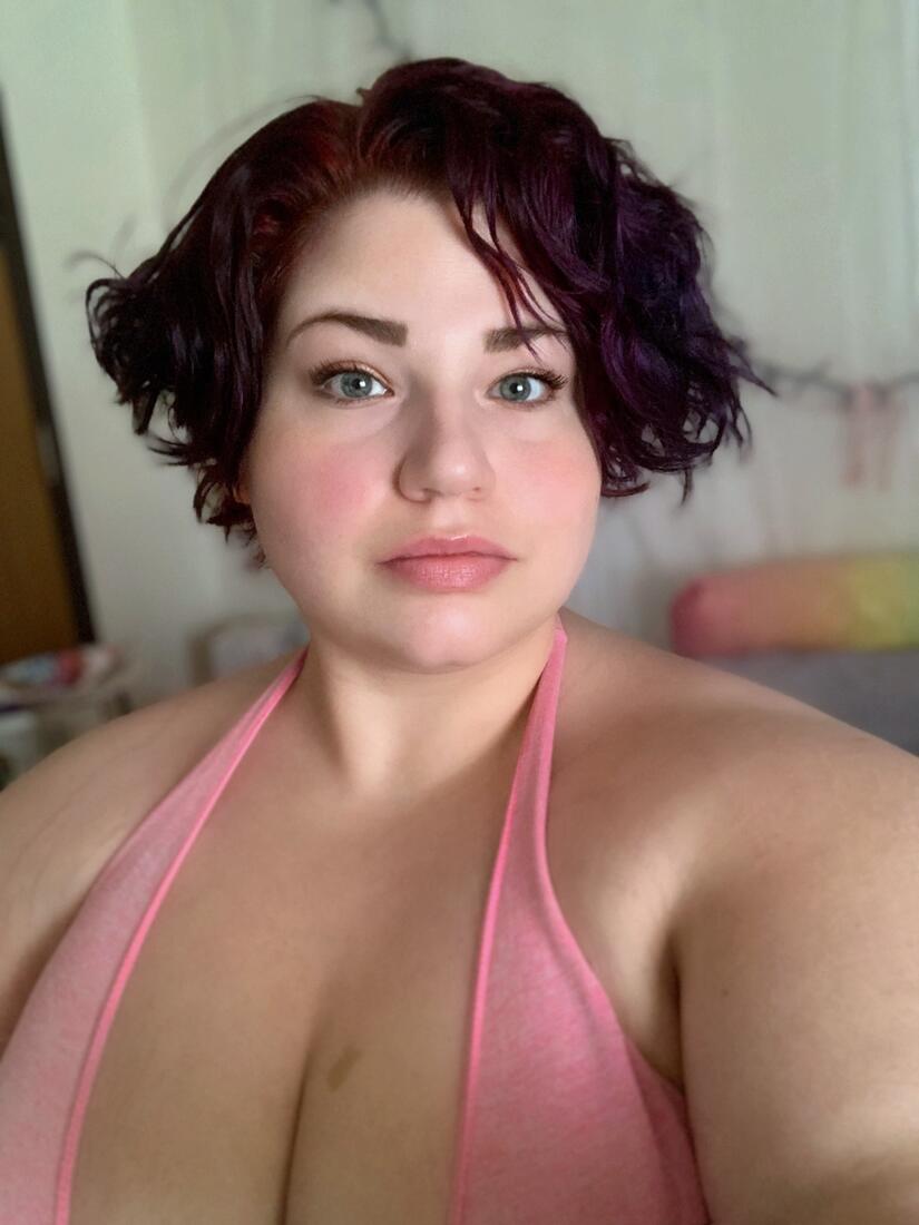 Single Status Update from 04/29/2020 by Delicious Delilah - Curvage
