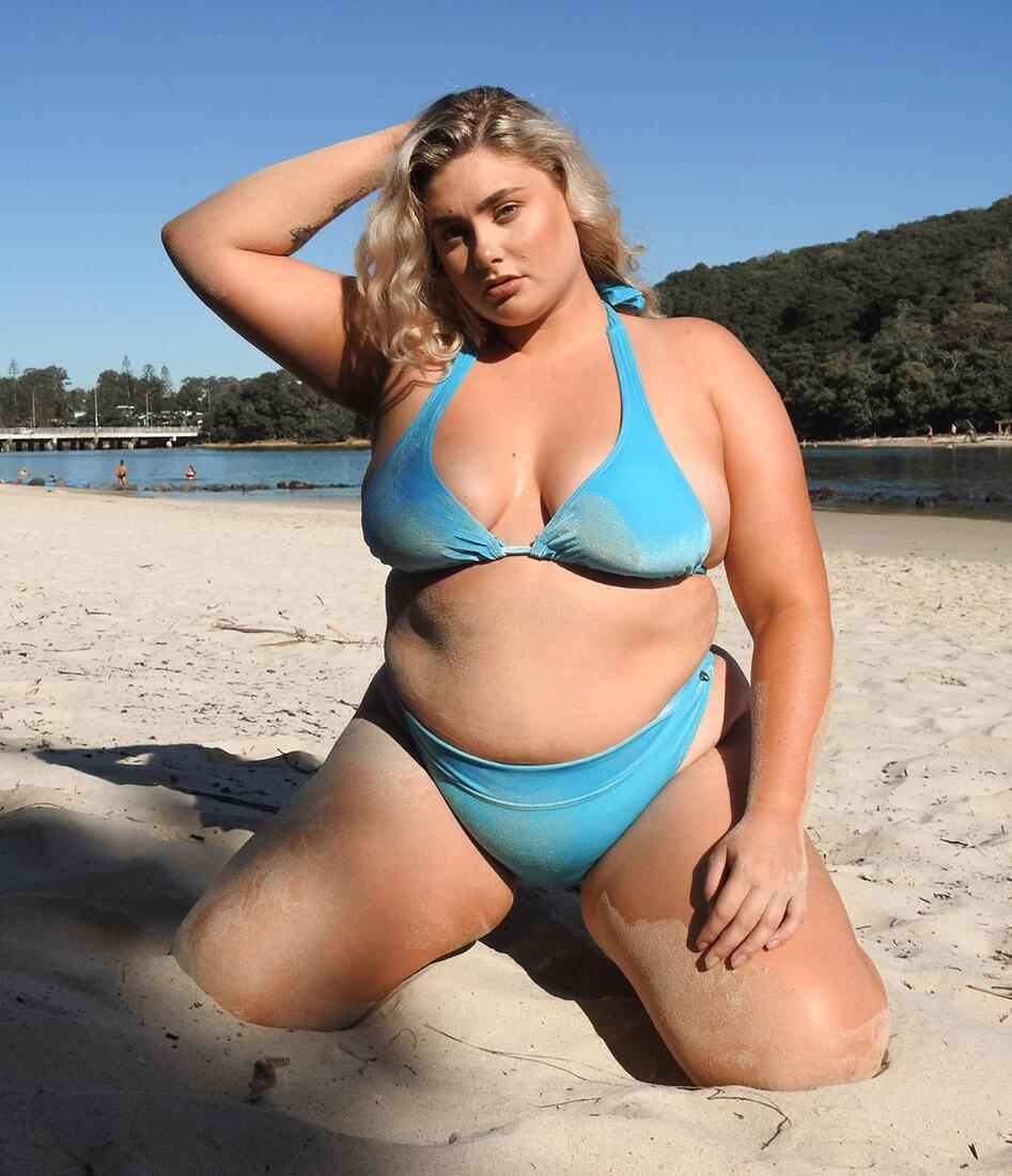 Curvy kaitlyn