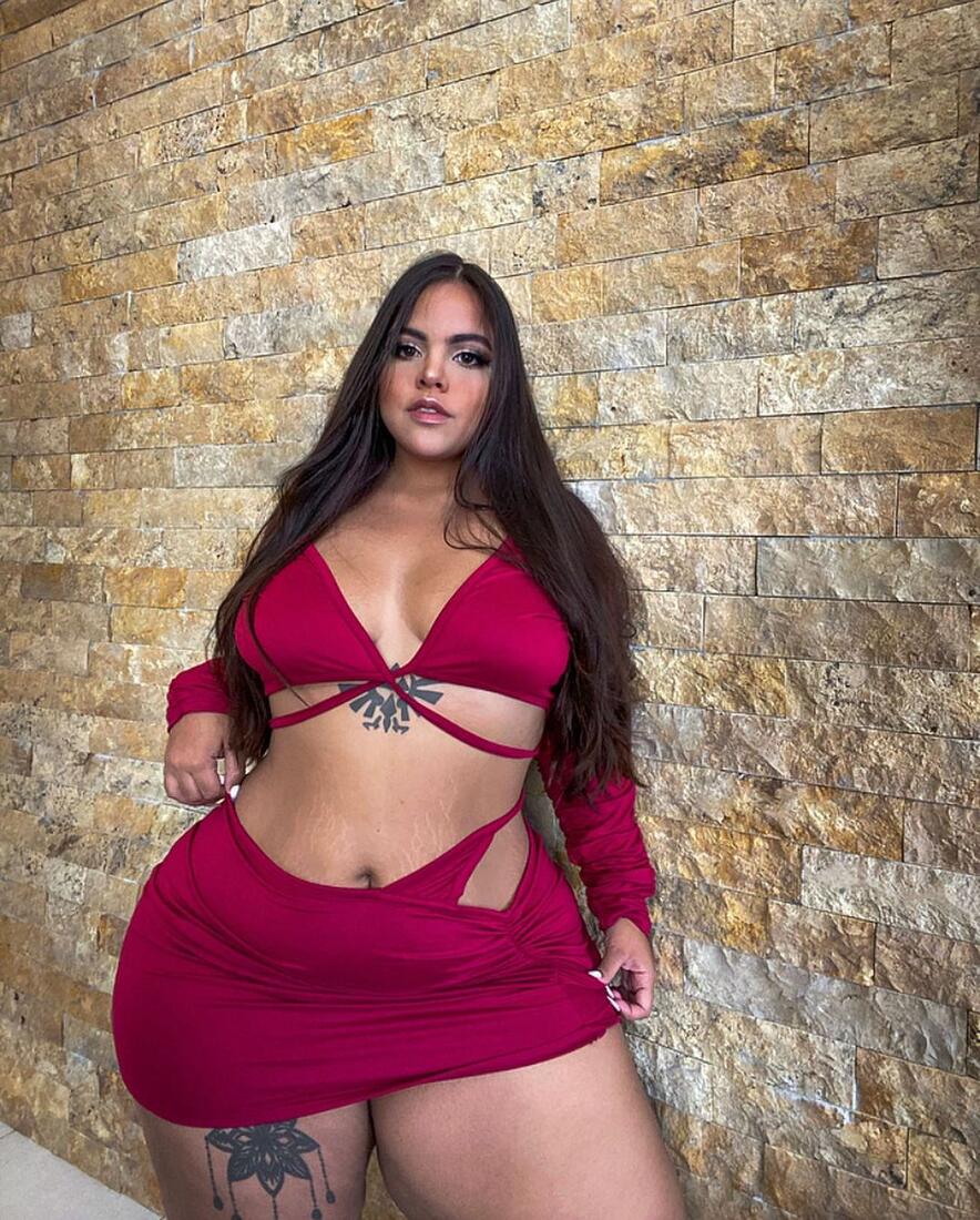 Gracie Bon - Page 2 - Plus-Size Models - Curvage