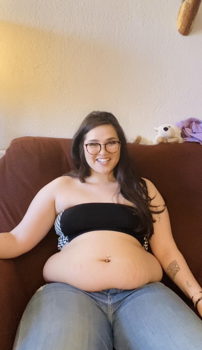 KJB Tells You How 🍁 Made Her Fat - Video Clips - Weight Gain -  feederfeedee - Curvage