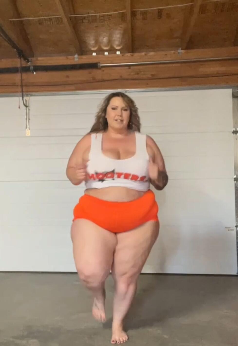 Workout Fail - Video Clips - Weight Gain - feeder/feedee - Curvage