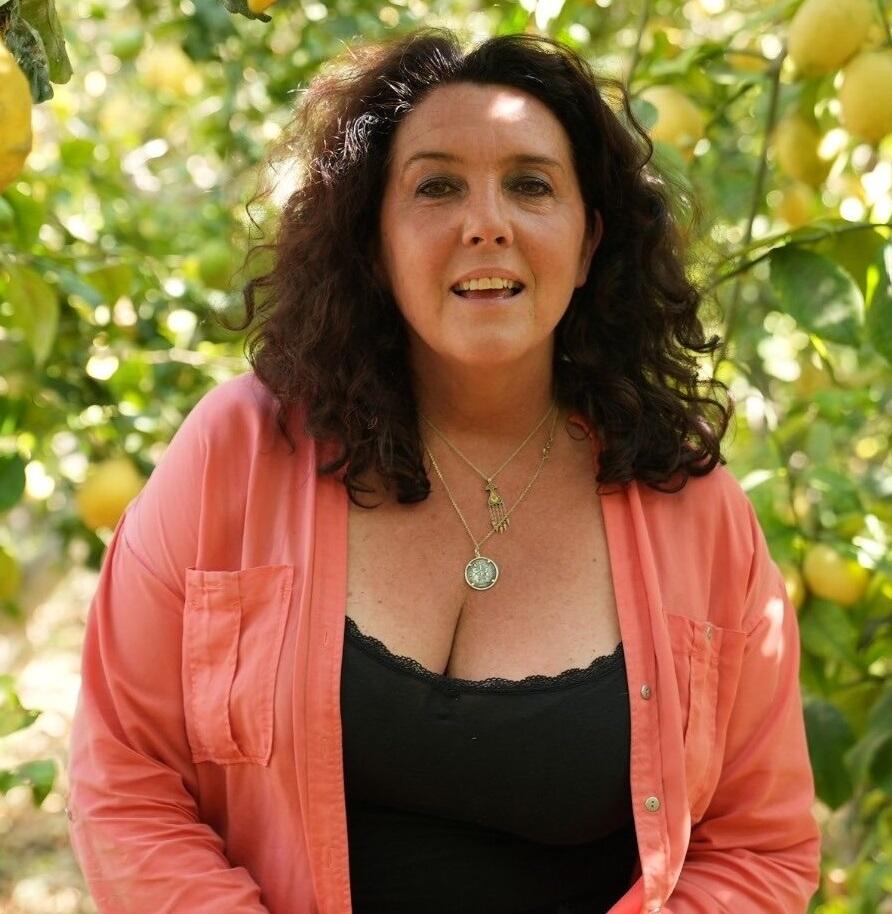 Bettany Hughes - Page 4 - Celebrities - Curvage