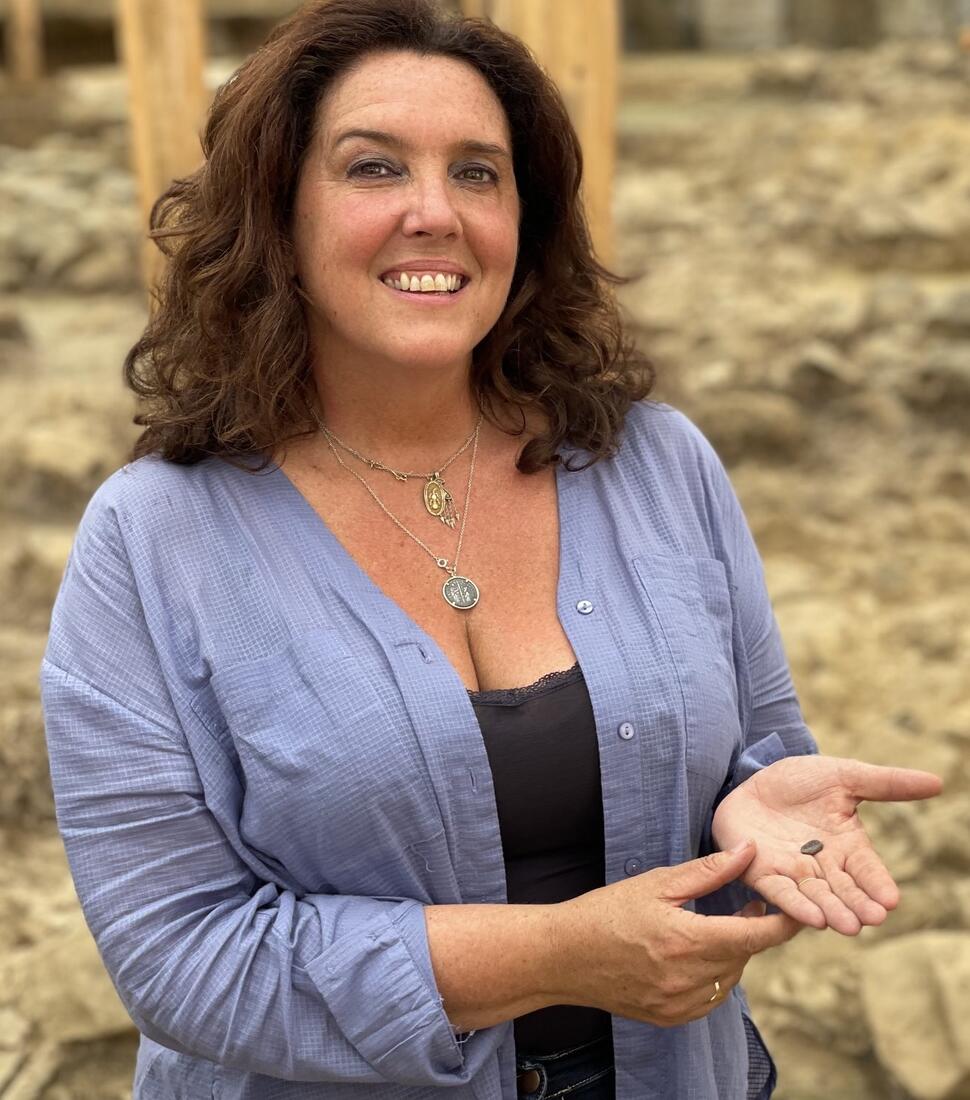 Bettany Hughes - Page 4 - Celebrities - Curvage