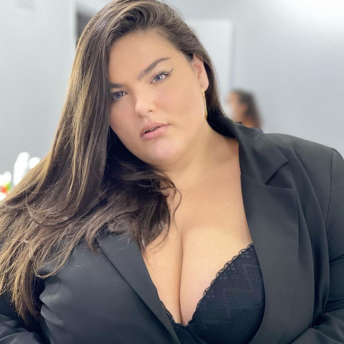 Mayara Russi - Page 41 - Plus-Size Models - Curvage