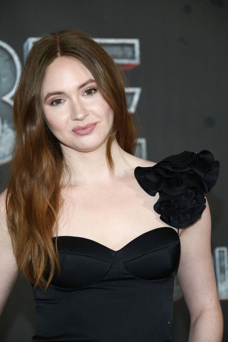 Karen Gillan - Page 4 - Celebrities - Curvage