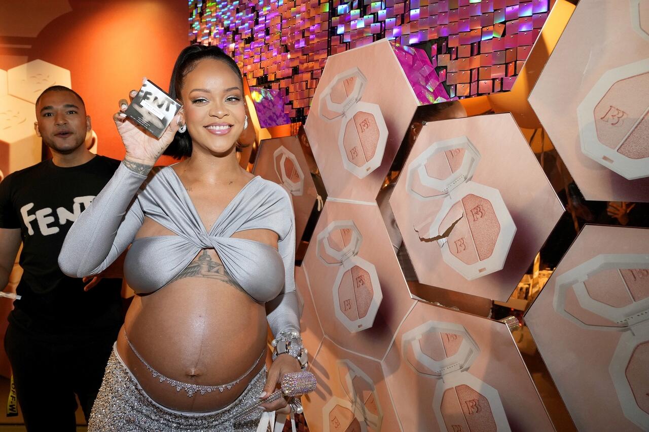 "Rihanna knows she loves being pregnant. 