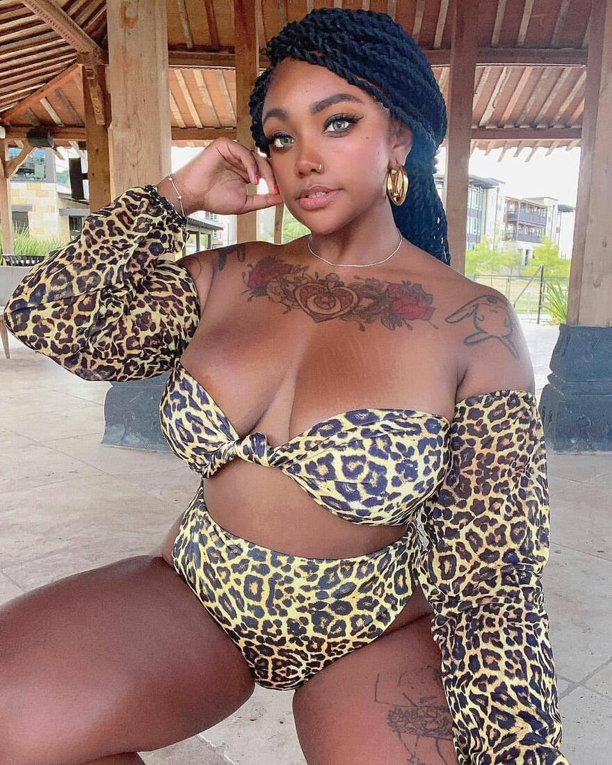 Isabella Saeko - Plus-Size Models - Curvage