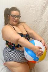 beach-ball-babe.jpg