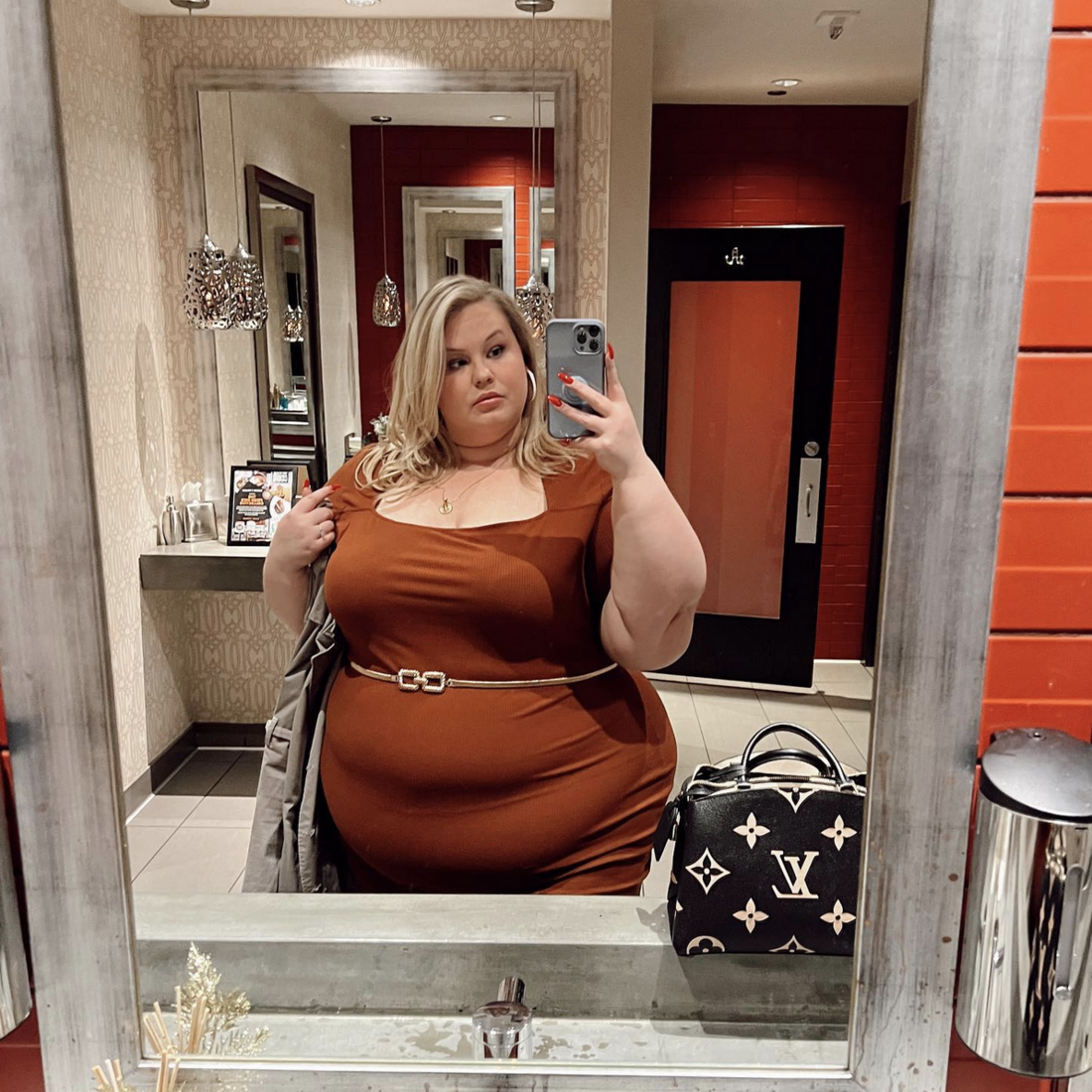 All posts from bbwamore in Foxy Roxxie - Curvage