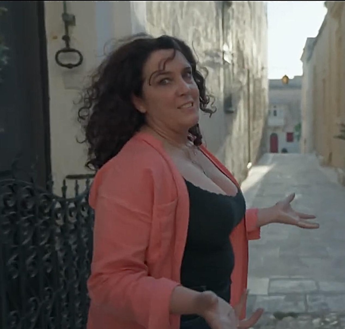 Bettany Hughes - Page 7 - Celebrities - Curvage