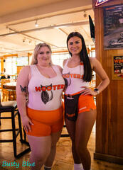 Hooters Girls