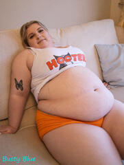 Fat hooters girls FTW!