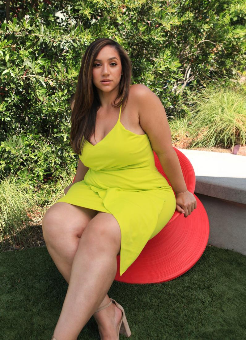 Erica Lauren - Page 43 - Plus-Size Models - Curvage