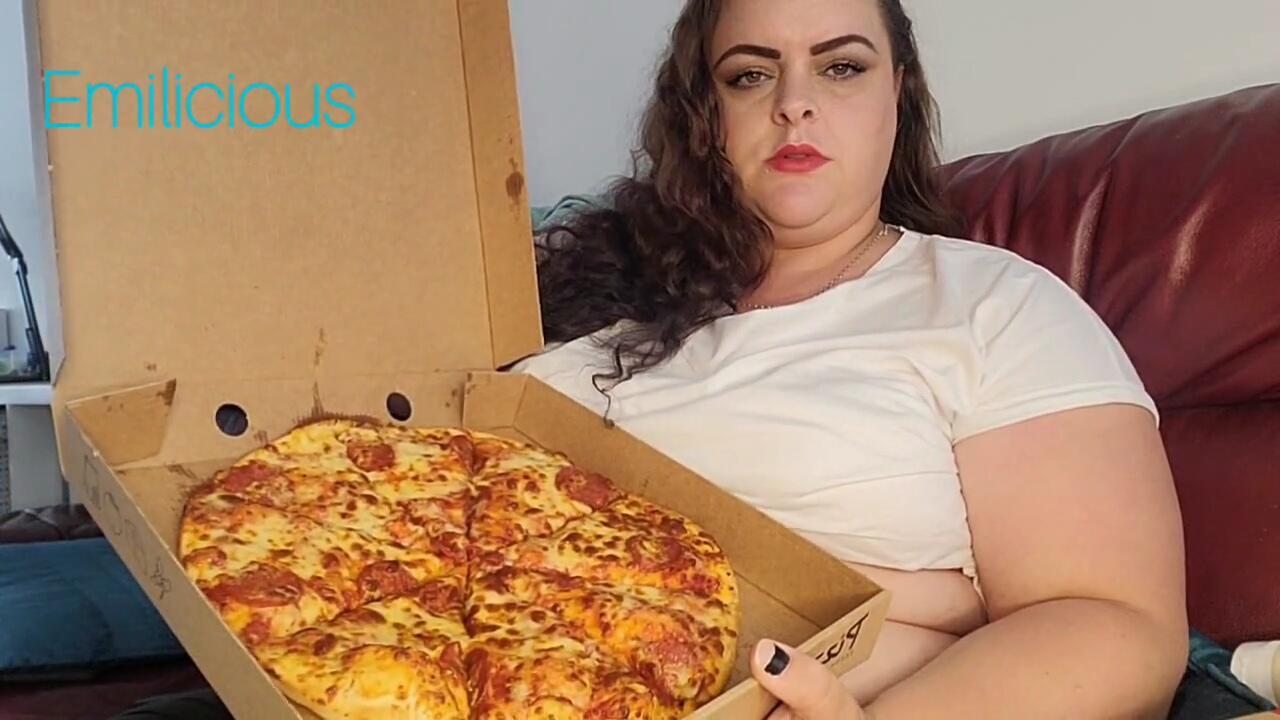 Pizza and pop challenge - Video Clips - StuffingEating - Curvage