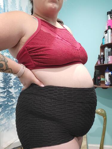 Look at this belly! (My first photos!!)