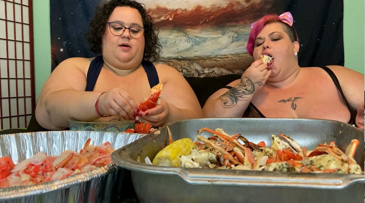 52 Minute Seafood Mukbang with Lolla Blaze - Video Clips - Stuffing/Eating  - Curvage