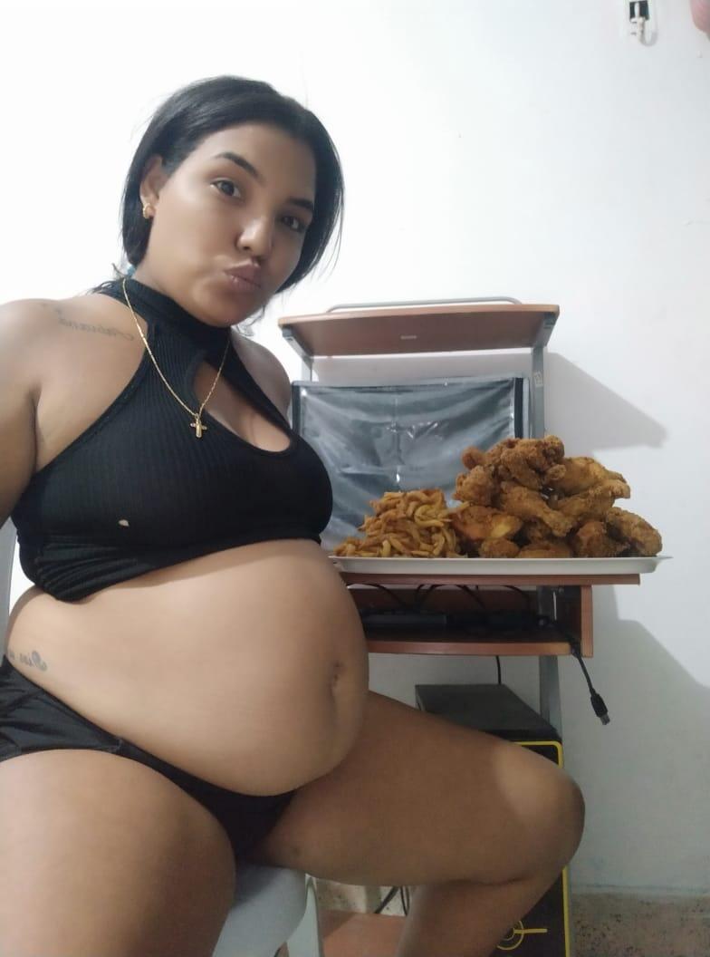 24 pieces of fried chicken with 2 liters of soda (Return challenge) - Video  Clips - Stuffing/Eating - Curvage