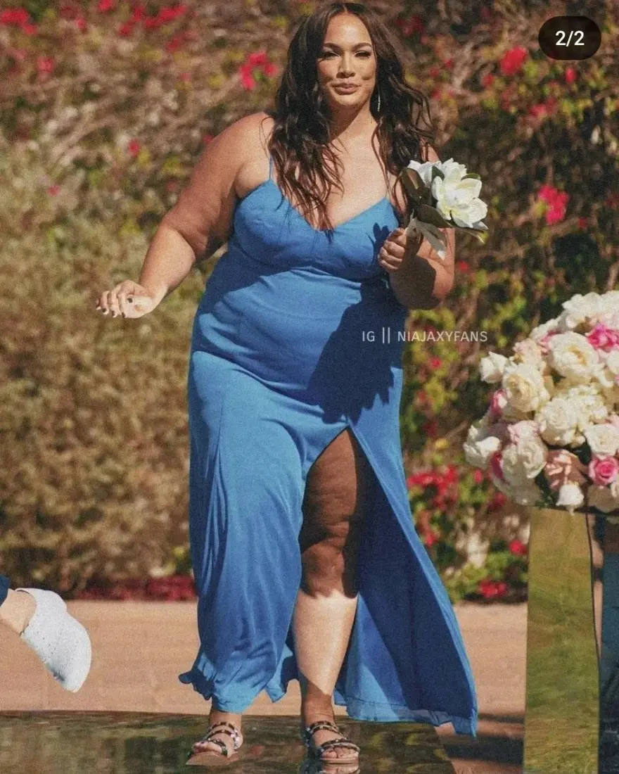 nia-jax-attractive-at-a-wedding-v0-a5vuyh0f92dd1.webp.12c54f19e0978e7a3f554979e74be831.webp